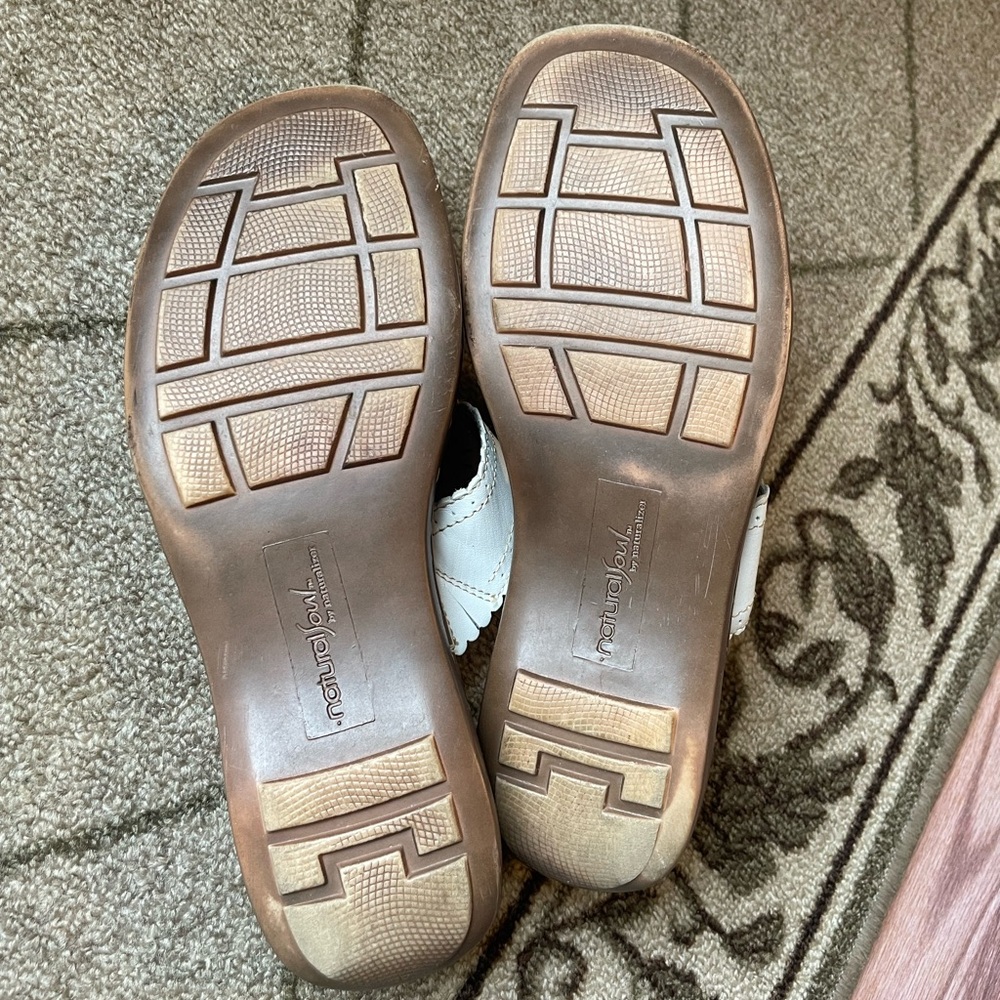 Naturalizer Natural Soul Leather Sandals Slides White Size 8.5 Medium - Picture 2 of 5